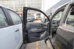 江西五十铃 铃拓 2022款 领尊版 2.0T汽油 220马力 四驱自动 双排皮卡 江西五十铃 铃拓 2022款 领尊版 2.0T汽油 220马力 四驱自动 双排皮卡