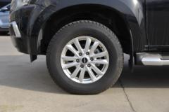 江西五十铃 铃拓 2022款 领尊版 2.0T汽油 220马力 四驱自动 双排皮卡 江西五十铃 铃拓 2022款 领尊版 2.0T汽油 220马力 四驱自动 双排皮卡