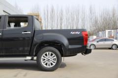 江西五十铃 铃拓 2022款 领尊版 2.0T汽油 220马力 四驱自动 双排皮卡 江西五十铃 铃拓 2022款 领尊版 2.0T汽油 220马力 四驱自动 双排皮卡