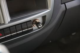 V系&nbsp;电动自卸车驾驶室图片