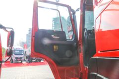 中国重汽成都商用车 V7-X 25T 6X4 纯电动牵引车282kWh