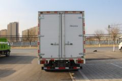 庆铃 五十铃KV100 120马力 4.13米单排厢式轻卡(QL5043XXYBUHAJ)