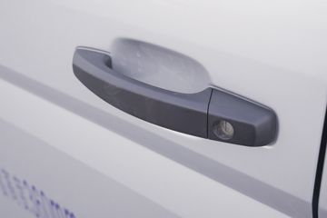 ���� �ٹ��¿� ������ 1.8L 125���� ���� 3.3�׵�������΢��(����)(��˫̥)(LZW1030LT6B)ͼƬ