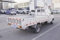 五菱 荣光新卡 基本型 1.8L 125马力 汽油 3.3米单排栏板微卡(国六)(后双胎)(LZW1030LT6B)