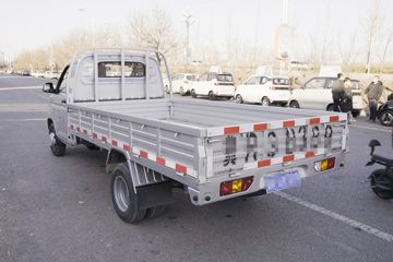 ���� �ٹ��¿� ������ 1.8L 125���� ���� 3.3�׵�������΢��(����)(��˫̥)(LZW1030LT6B)ͼƬ