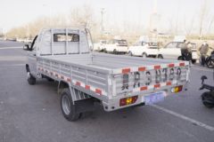 五菱 荣光新卡 基本型 1.8L 125马力 汽油 3.3米单排栏板微卡(国六)(后双胎)(LZW1030LT6B)