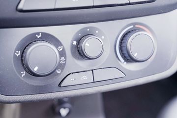 ���� �ٹ��¿� ������ 1.8L 125���� ���� 3.3�׵�������΢��(����)(��˫̥)(LZW1030LT6B)ͼƬ