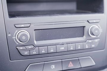 ���� �ٹ��¿� ������ 1.8L 125���� ���� 3.3�׵�������΢��(����)(��˫̥)(LZW1030LT6B)ͼƬ