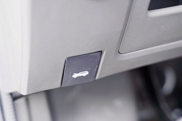 ���� �ٹ��¿� ������ 1.8L 125���� ���� 3.3�׵�������΢��(����)(��˫̥)(LZW1030LT6B)ͼƬ