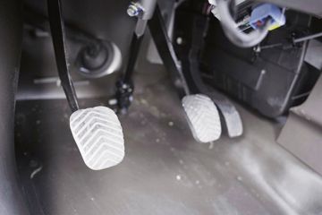 ���� �ٹ��¿� ������ 1.8L 125���� ���� 3.3�׵�������΢��(����)(��˫̥)(LZW1030LT6B)ͼƬ