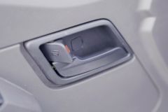 五菱 荣光新卡 基本型 1.8L 125马力 汽油 3.3米单排栏板微卡(国六)(后双胎)(LZW1030LT6B)
