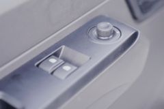 五菱 荣光新卡 基本型 1.8L 125马力 汽油 3.3米单排栏板微卡(国六)(后双胎)(LZW1030LT6B)