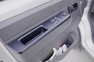 ���� �ٹ��¿� ������ 1.8L 125���� ���� 3.3�׵�������΢��(����)(��˫̥)(LZW1030LT6B)ͼƬ