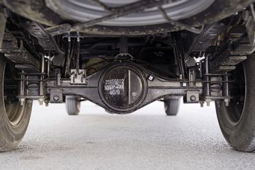 ���� �ٹ��¿� ������ 1.8L 125���� ���� 3.3�׵�������΢��(����)(��˫̥)(LZW1030LT6B)ͼƬ