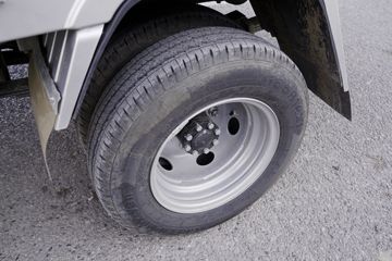 ���� �ٹ��¿� ������ 1.8L 125���� ���� 3.3�׵�������΢��(����)(��˫̥)(LZW1030LT6B)ͼƬ