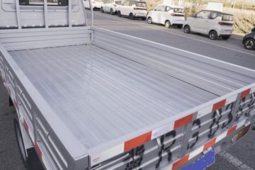 ���� �ٹ��¿� ������ 1.8L 125���� ���� 3.3�׵�������΢��(����)(��˫̥)(LZW1030LT6B)ͼƬ