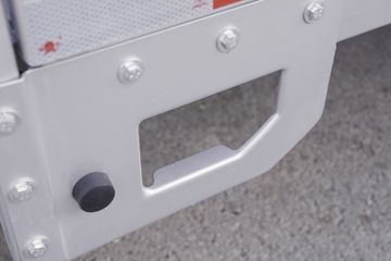 ���� �ٹ��¿� ������ 1.8L 125���� ���� 3.3�׵�������΢��(����)(��˫̥)(LZW1030LT6B)ͼƬ