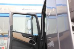福田 欧曼EST 北方版 580马力 6X4 AMT自动挡牵引车(国六)(带缓速器)(BJ4259Y6DHL-13)
