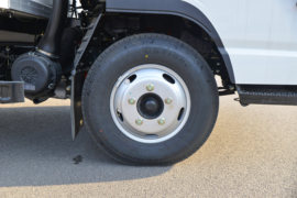 康铃H5&nbsp;冷藏车底盘图片