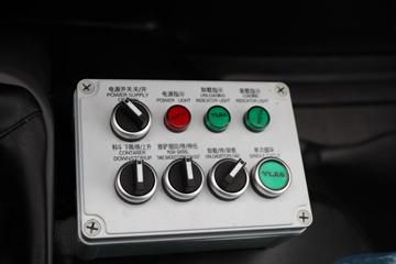 ����ʱ�� С��֮��3 115���� 4X2 ѹ��ʽ������(����)(��������)(CLW5040ZYSBDP)ͼƬ