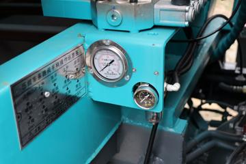 ����ʱ�� С��֮��3 115���� 4X2 ѹ��ʽ������(����)(��������)(CLW5040ZYSBDP)ͼƬ