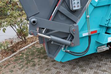 ����ʱ�� С��֮��3 115���� 4X2 ѹ��ʽ������(����)(��������)(CLW5040ZYSBDP)ͼƬ