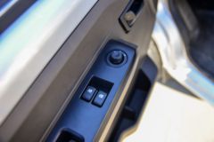 五菱 荣光新卡 舒适型 1.8L 125马力 汽油 3.3米单排栏板微卡(国六)(后双胎)(LZW1030LT6B)