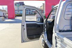 五菱 荣光新卡 舒适型 1.8L 125马力 汽油 3.3米单排栏板微卡(国六)(后双胎)(LZW1030LT6B)