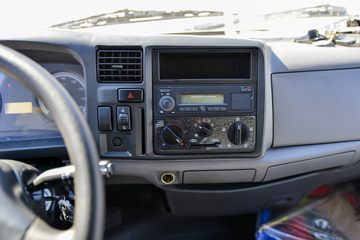 ���� ˳��С�� 143���� 3.7�׵�����ʽС��(����)(Һɲ)(JX5041XXYTCG26)ͼƬ