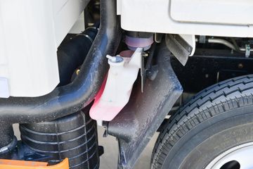 ���� ˳��С�� 143���� 3.7�׵�����ʽС��(����)(Һɲ)(JX5041XXYTCG26)ͼƬ