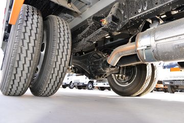 ���� ˳��С�� 143���� 3.7�׵�����ʽС��(����)(Һɲ)(JX5041XXYTCG26)ͼƬ