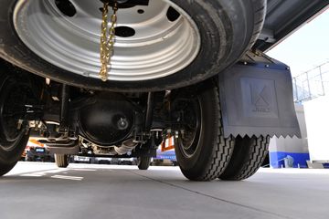 ���� ˳��С�� 143���� 3.7�׵�����ʽС��(����)(Һɲ)(JX5041XXYTCG26)ͼƬ