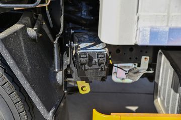 ���� ˳��С�� 143���� 3.7�׵�����ʽС��(����)(Һɲ)(JX5041XXYTCG26)ͼƬ