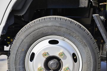 ���� ˳��С�� 143���� 3.7�׵�����ʽС��(����)(Һɲ)(JX5041XXYTCG26)ͼƬ