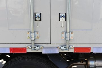 ���� ˳��С�� 143���� 3.7�׵�����ʽС��(����)(Һɲ)(JX5041XXYTCG26)ͼƬ