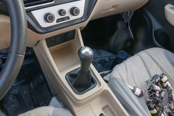 ������Խ��X3 PLUS 2022�� �콢�� 1.6L ���� 122���� 3.3�׵�������΢��(����)(SC1034NGD6B1)ͼƬ