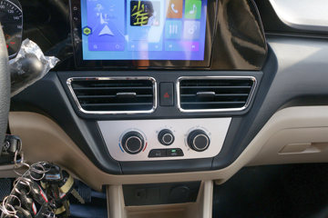 ������Խ��X3 PLUS 2022�� �콢�� 1.6L ���� 122���� 3.3�׵�������΢��(����)(SC1034NGD6B1)ͼƬ