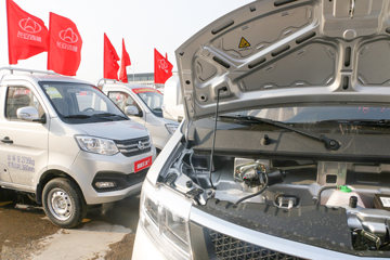 ������Խ��X3 PLUS 2022�� �콢�� 1.6L ���� 122���� 3.3�׵�������΢��(����)(SC1034NGD6B1)ͼƬ