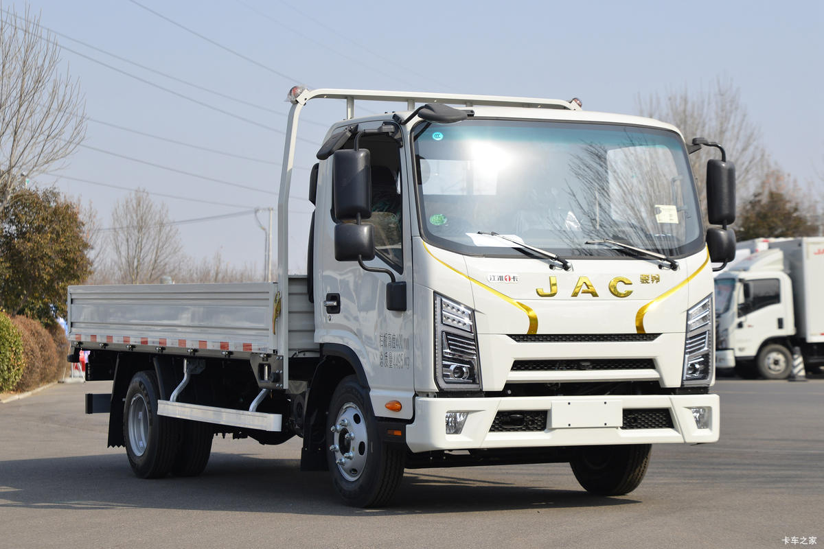 江淮 骏铃S6 145马力 4.18米单排栏板轻卡(国六)