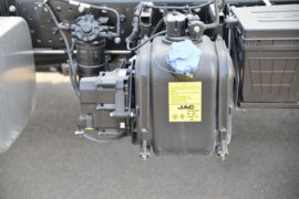 骏铃HV5&nbsp;电动载货车底盘图片