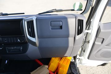 ���� �����½��� �ഺ�� 132���� 4X2 4.085����س�(BJ5045XLC8JDA-AB1)ͼƬ