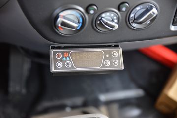 ���� �����½��� �ഺ�� 132���� 4X2 4.085����س�(BJ5045XLC8JDA-AB1)ͼƬ