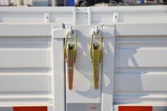 福田 奥铃新捷运 青春版 132马力 4.17米单排栏板轻卡(国六)(BJ1048V9JEA-AB2)