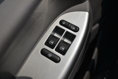 福田 奥铃新捷运 150马力 4.17米单排栏板轻卡(国六)(BJ1048V9JEA-FM2)