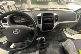 龙耀8&nbsp;电动封闭厢货驾驶室图片