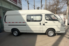 厦门金龙 金威 捷运 95马力 CNG 5座高顶封闭货车