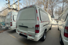 厦门金龙 金威 捷运 95马力 CNG 2座中顶封闭货车
