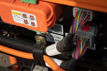 ���� ��ʮ��EV100 4.5T 3.235��˫�Ŵ��綯�����Ῠ89.12kWhͼƬ