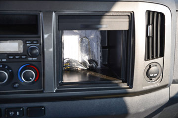 ��� J6F���� ��ɽ�� 137���� 4.16�׵�����ʽ�Ῠ(����)(��ʿ��8��)ͼƬ