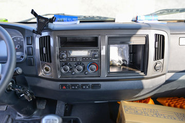 ��� J6F���� ��ɽ�� 137���� 4.16�׵�����ʽ�Ῠ(����)(��ʿ��8��)ͼƬ